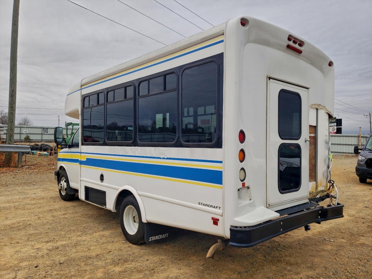 2017 CHEVROLET EXPRESS G3500 photo 3