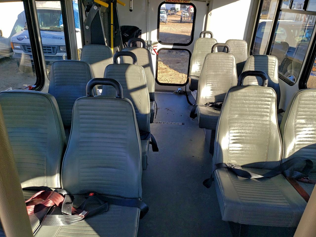 2017 CHEVROLET EXPRESS G3500 photo 6