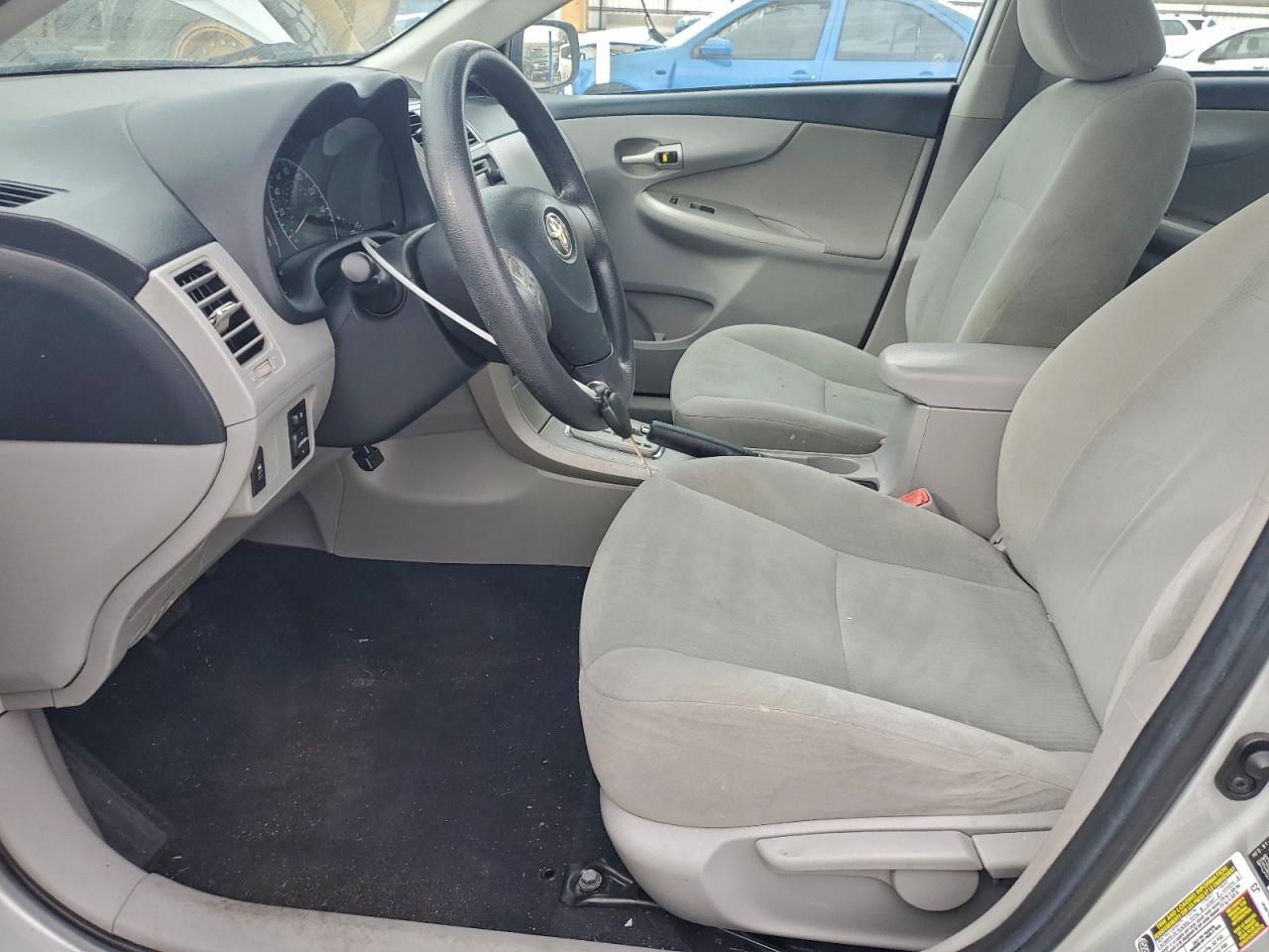 2013 TOYOTA COROLLA BASE photo 7