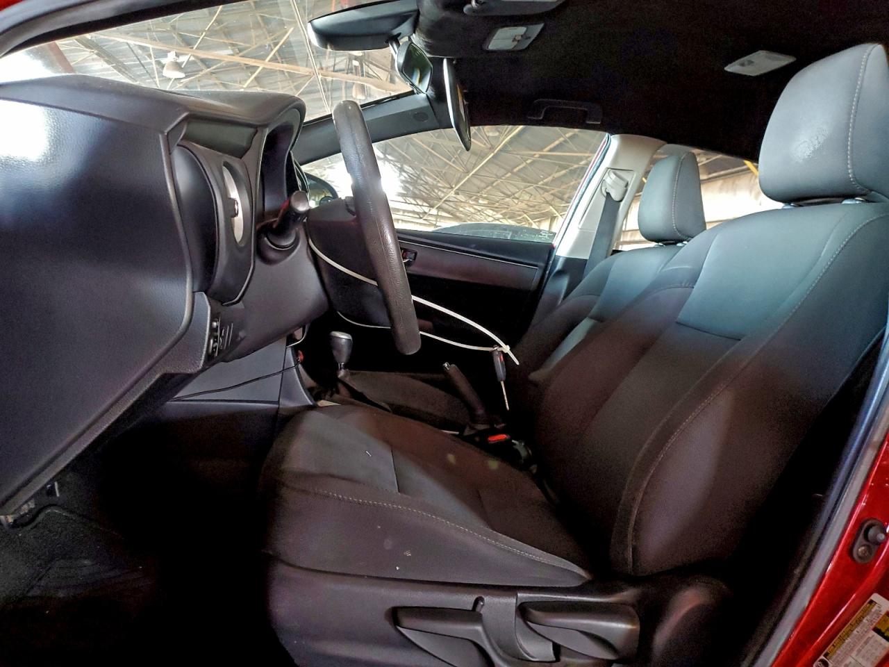 2017 TOYOTA COROLLA L photo 7