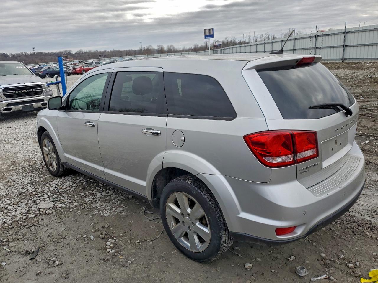 2012 DODGE JOURNEY LUX photo 3