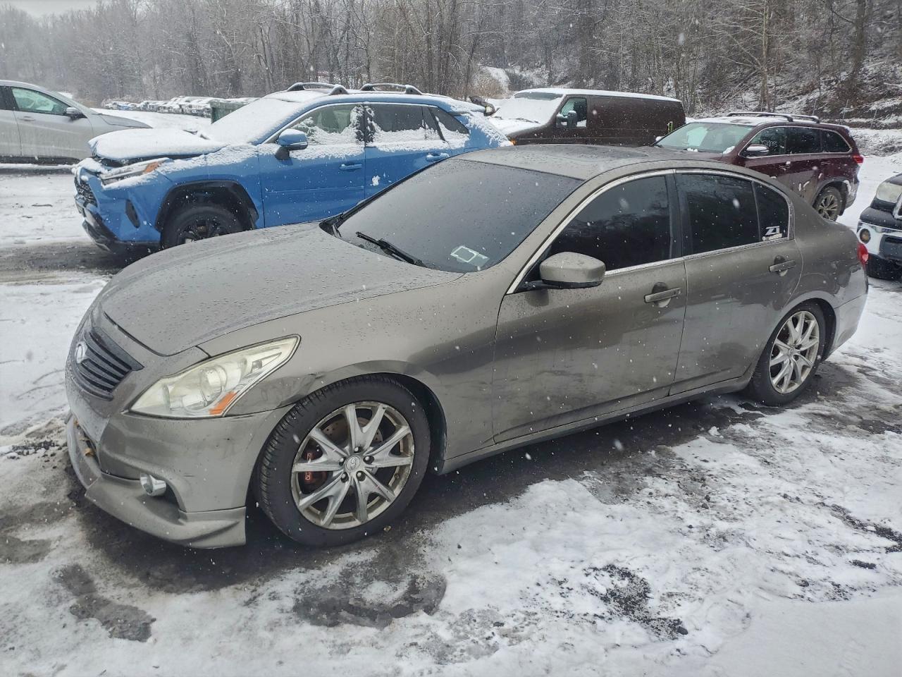 2013 INFINITI G37