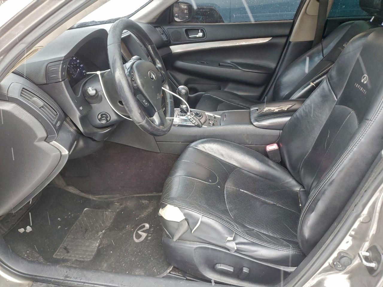 2013 INFINITI G37 photo 13
