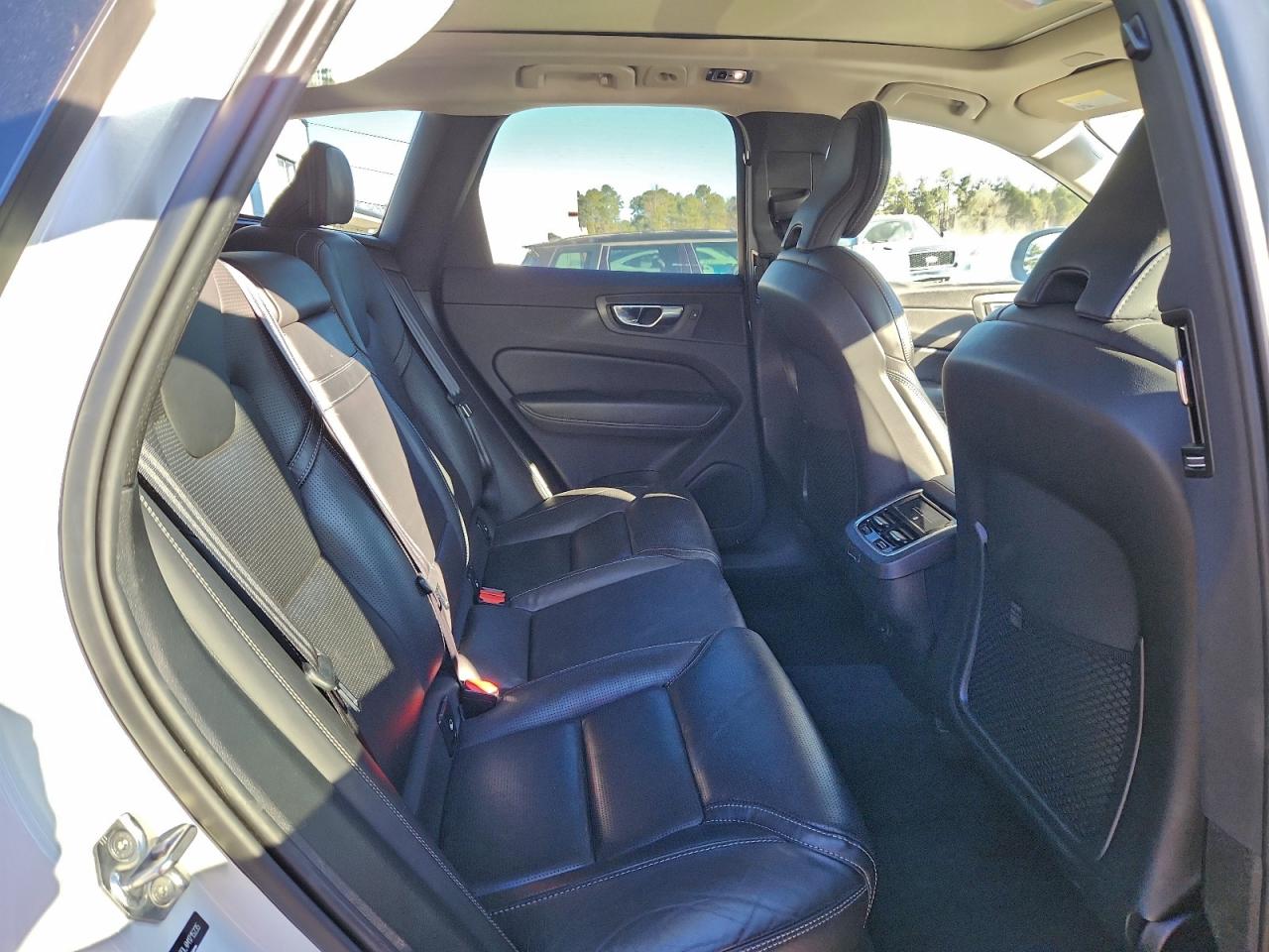 2021 VOLVO XC60 T5 INSCRIPTION photo 31