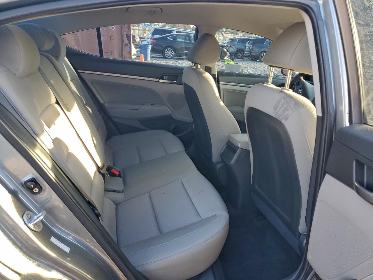 2017 HYUNDAI ELANTRA SE photo 10