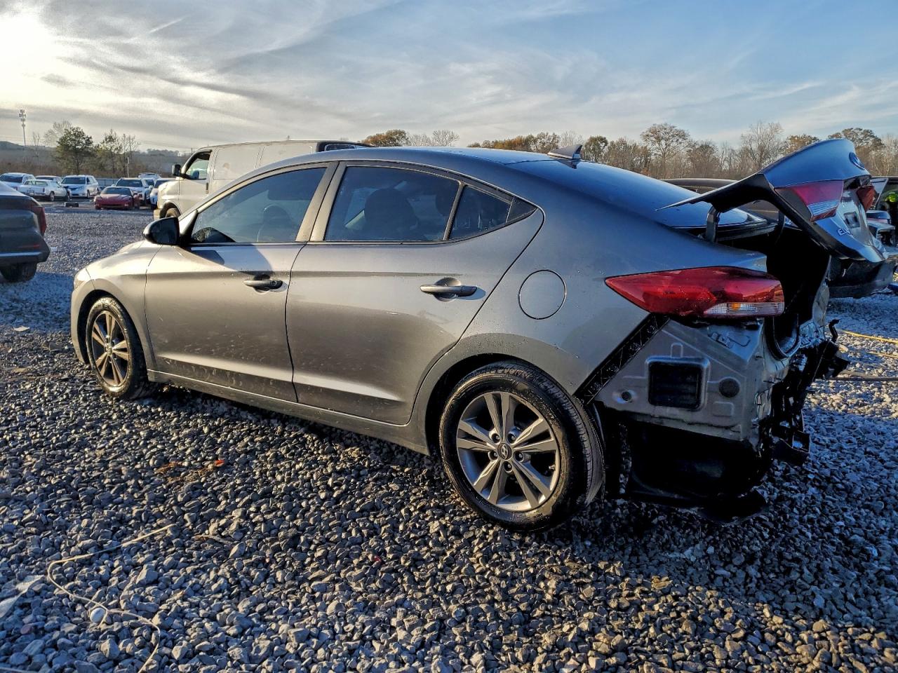 2017 HYUNDAI ELANTRA SE photo 2