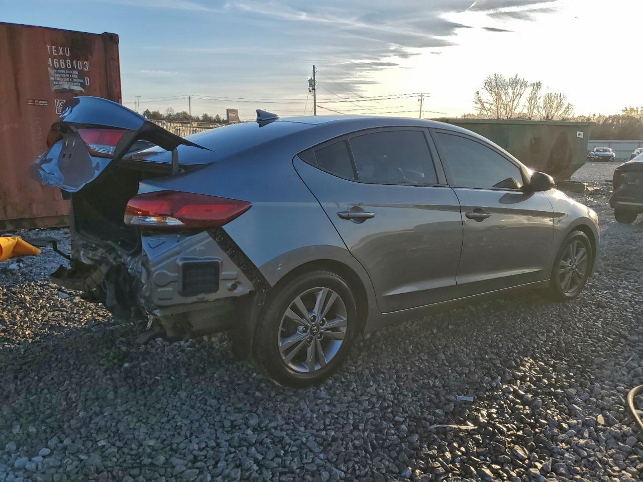 2017 HYUNDAI ELANTRA SE photo 3