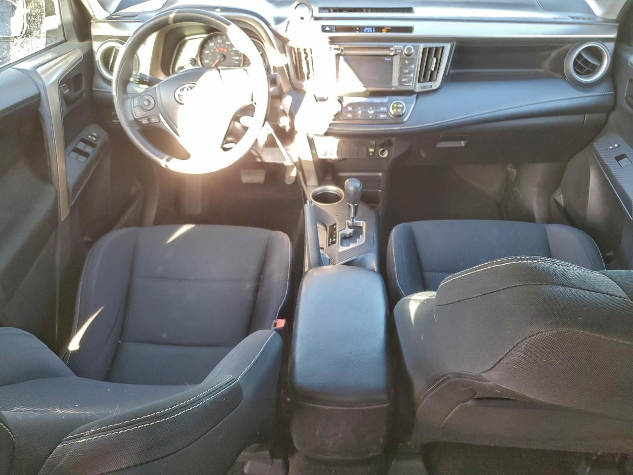 2013 TOYOTA RAV4 XLE photo 8