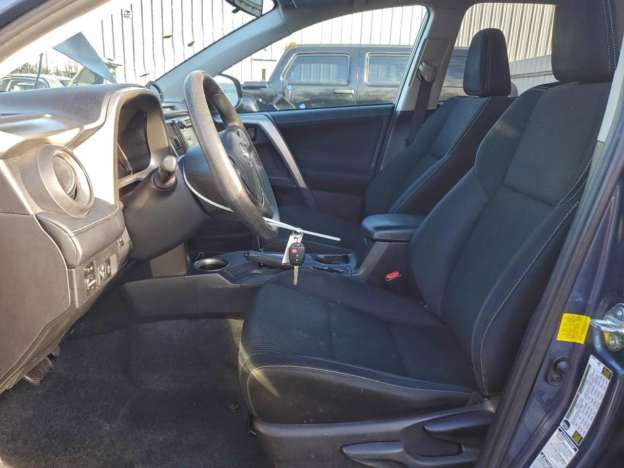 2013 TOYOTA RAV4 XLE photo 7