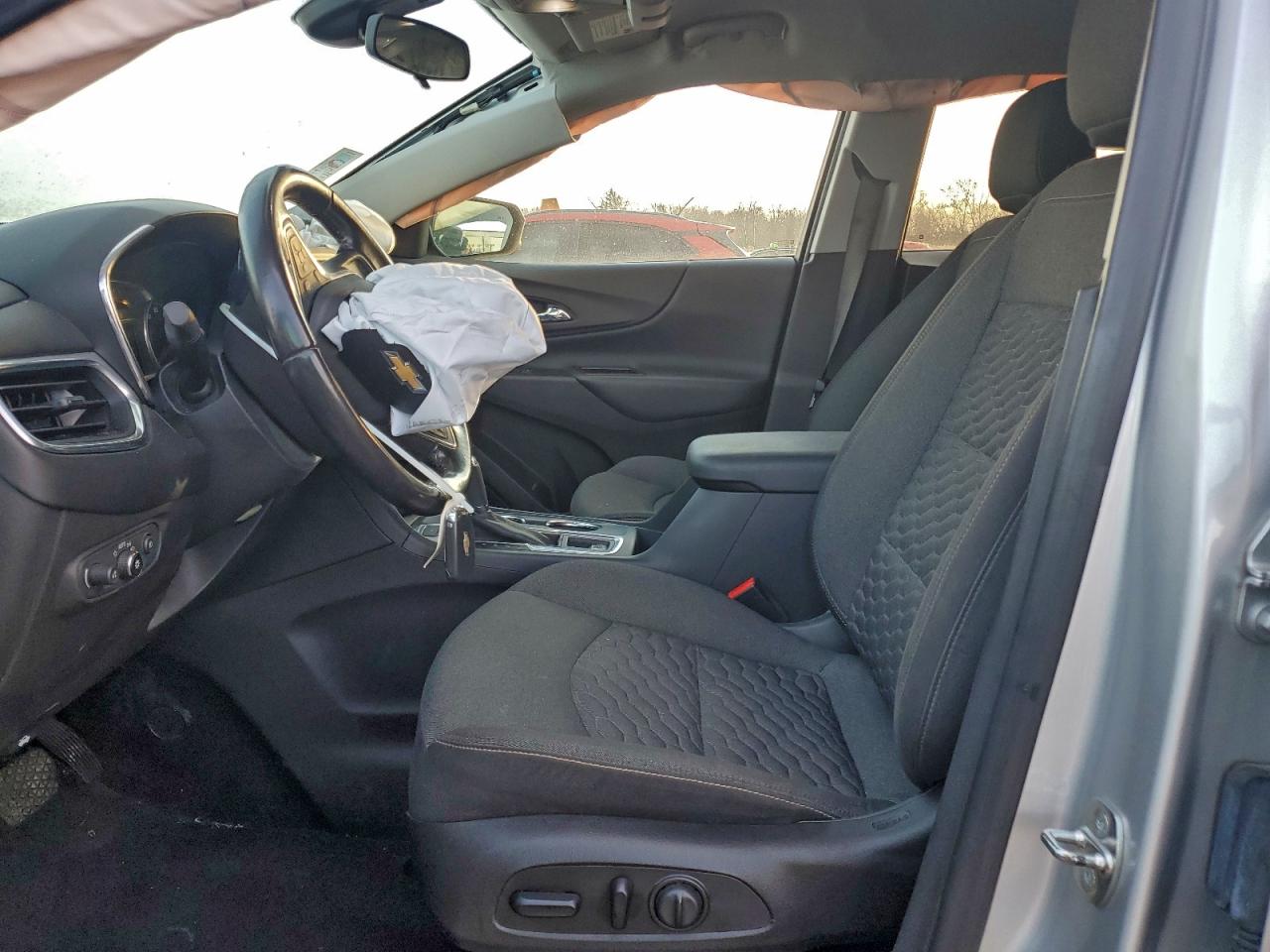 2020 CHEVROLET EQUINOX LT photo 13