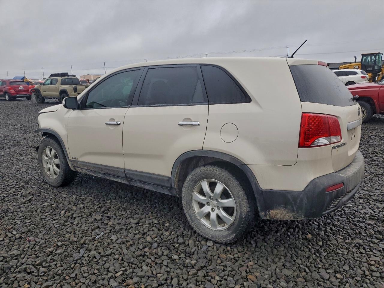 2011 KIA SORENTO BASE photo 2