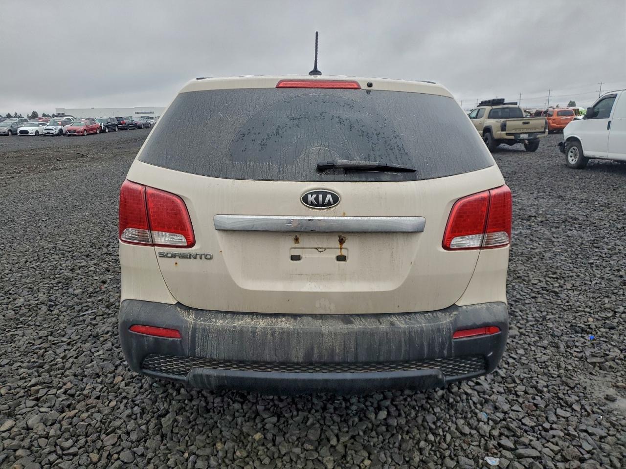 2011 KIA SORENTO BASE photo 6