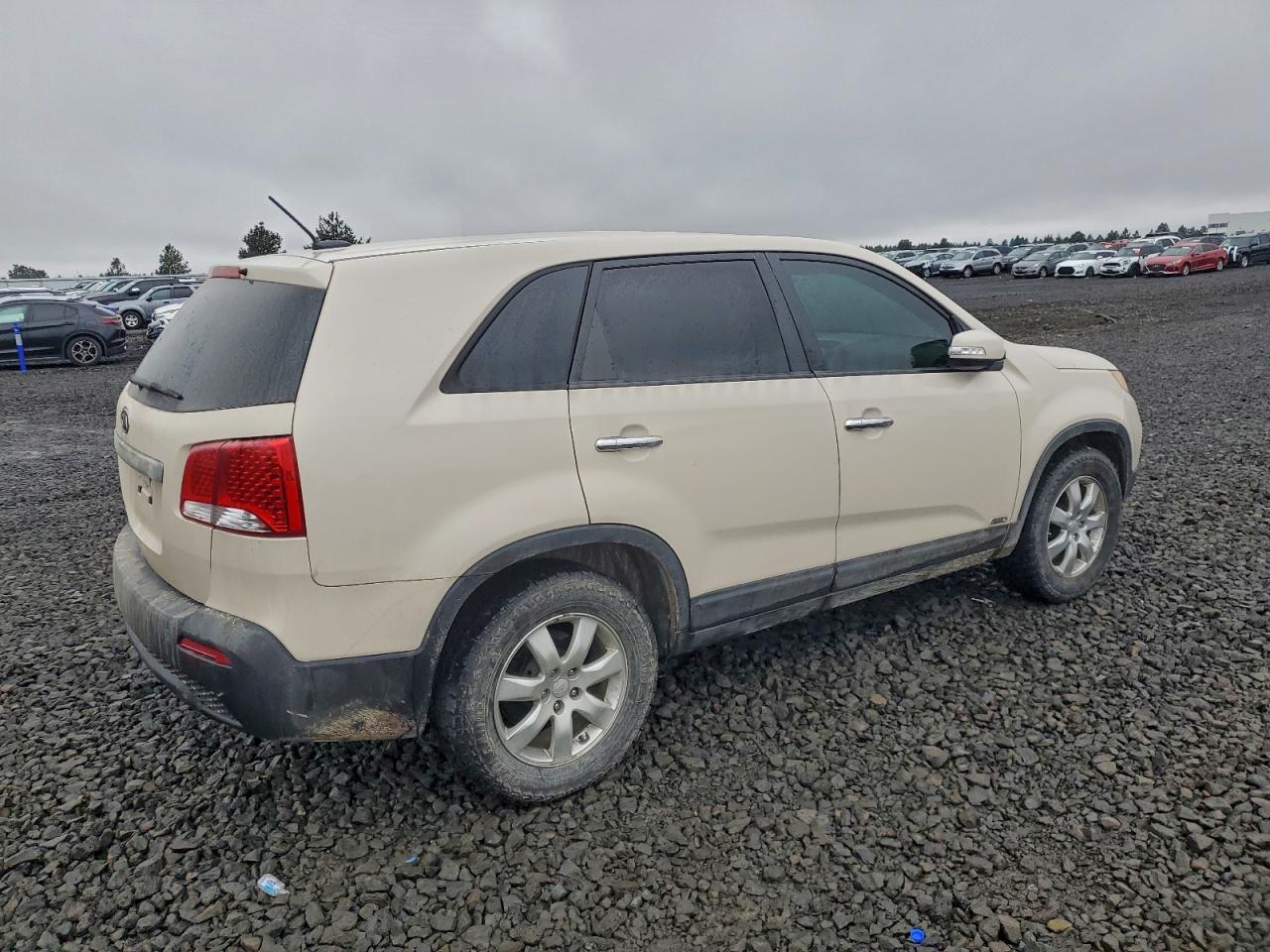 2011 KIA SORENTO BASE photo 3