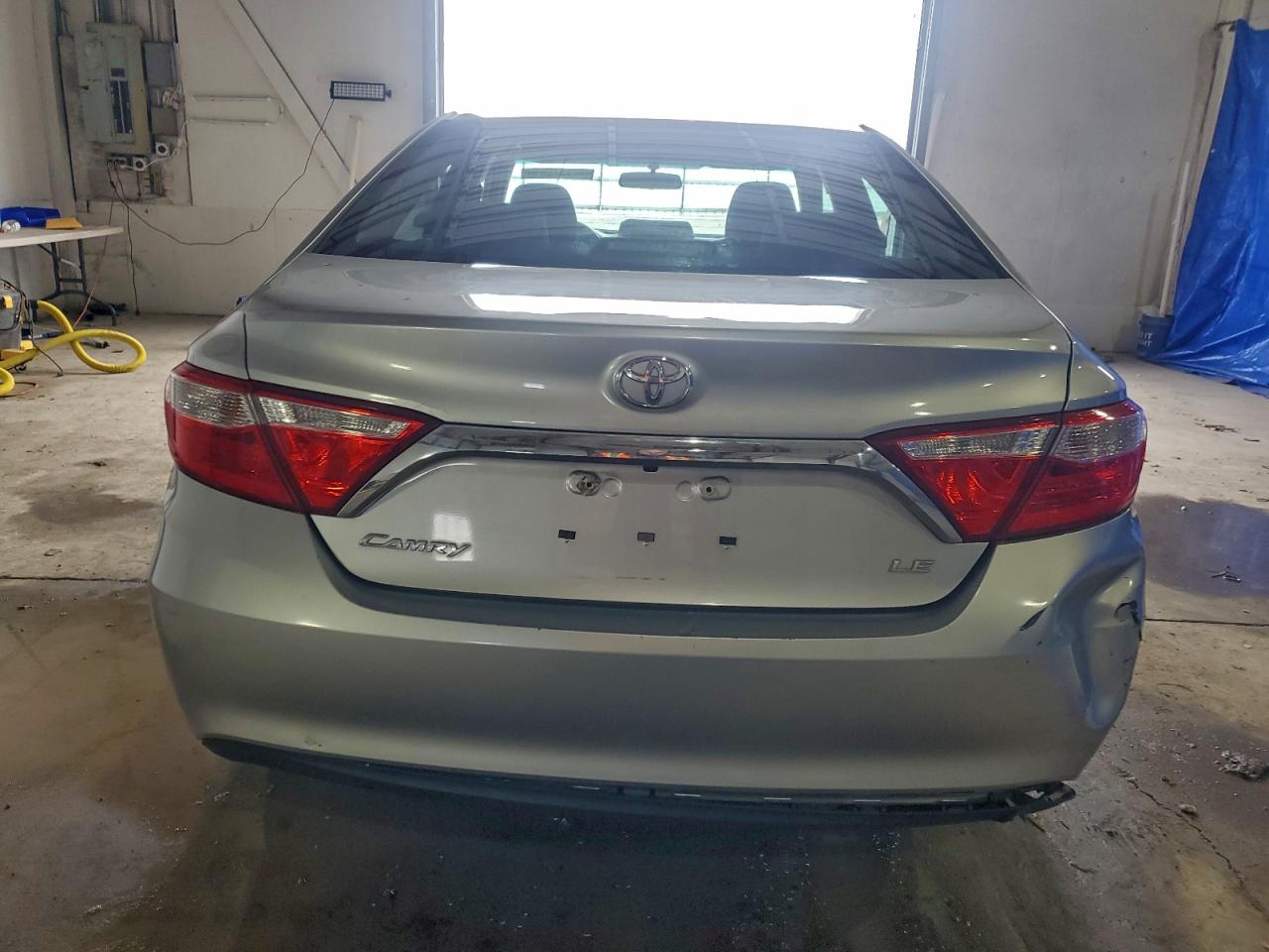 2016 TOYOTA CAMRY LE photo 11