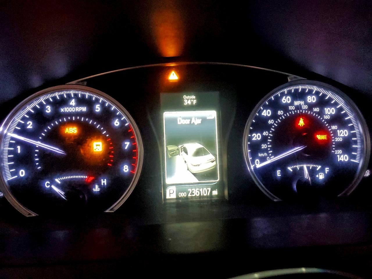 2016 TOYOTA CAMRY LE photo 17