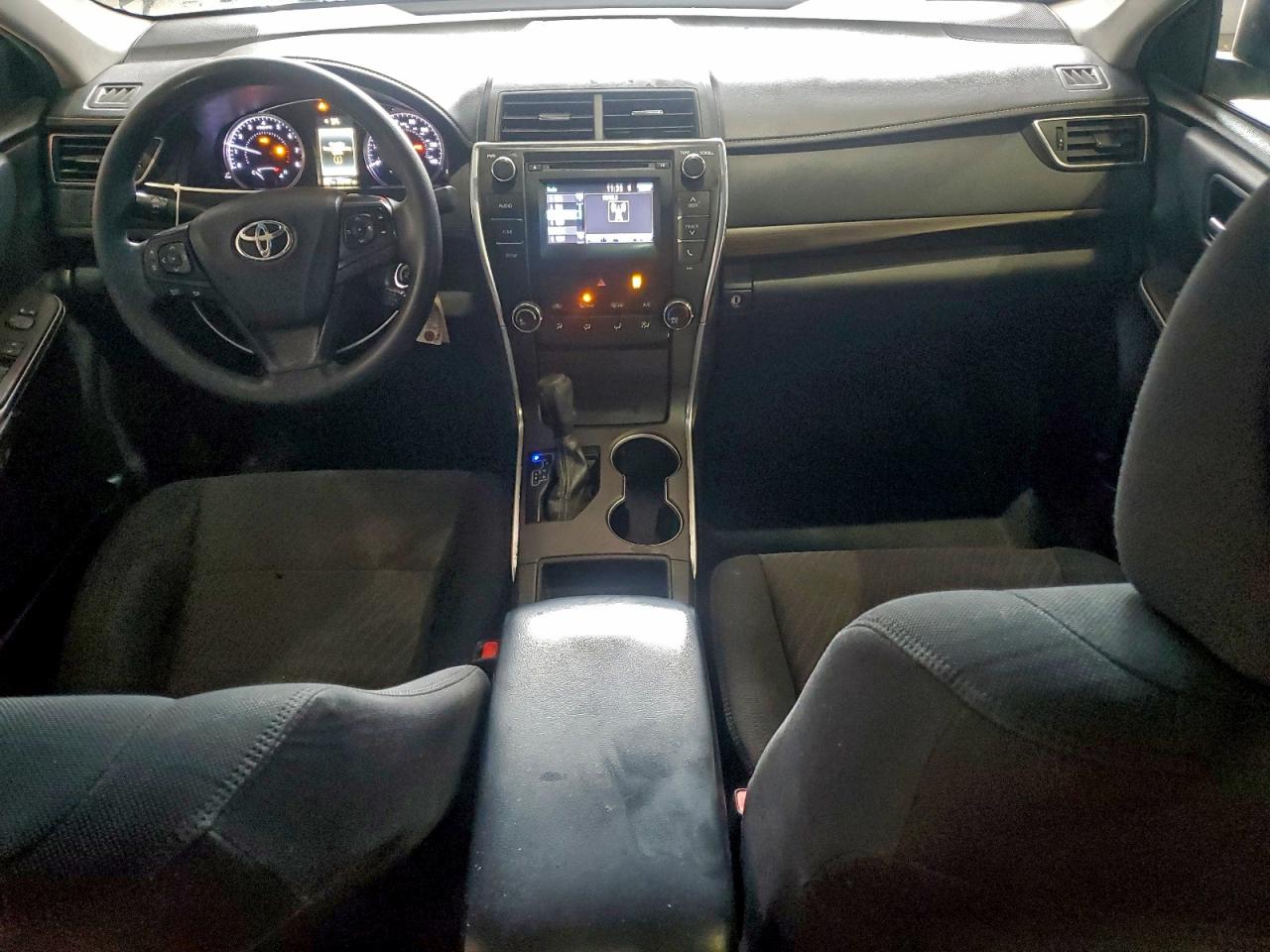 2016 TOYOTA CAMRY LE photo 15