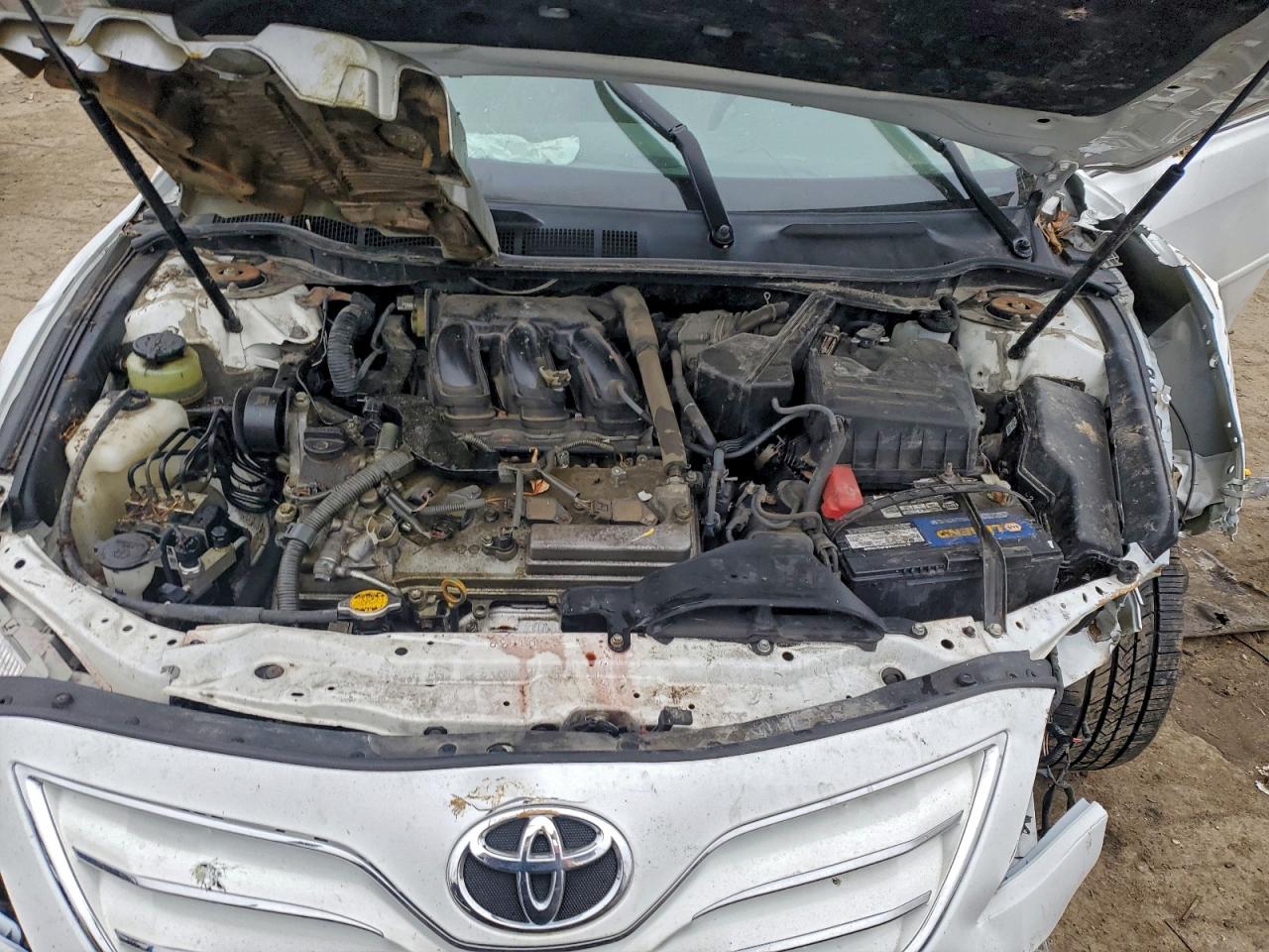 2011 TOYOTA CAMRY SE photo 11
