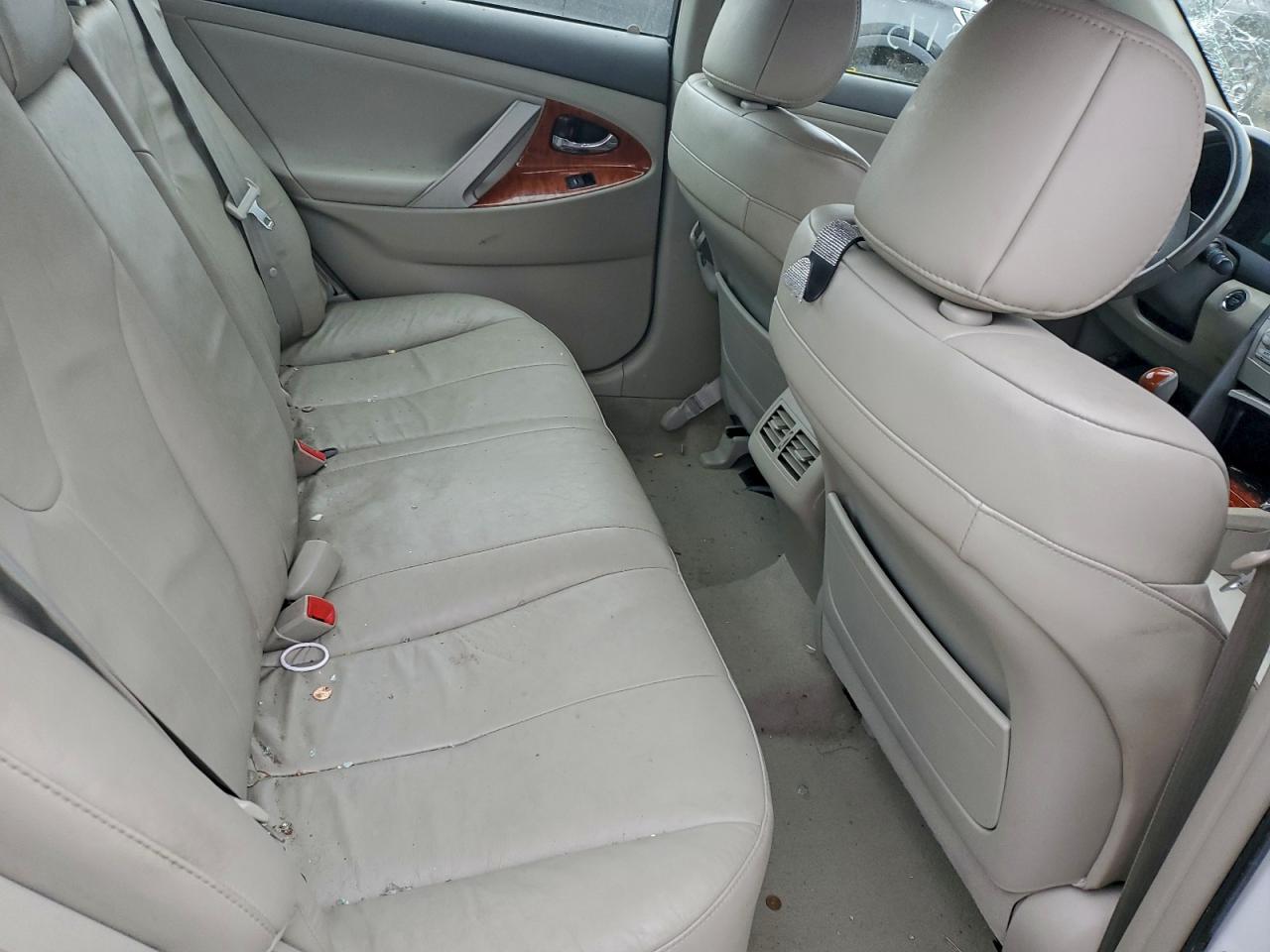 2011 TOYOTA CAMRY SE photo 10