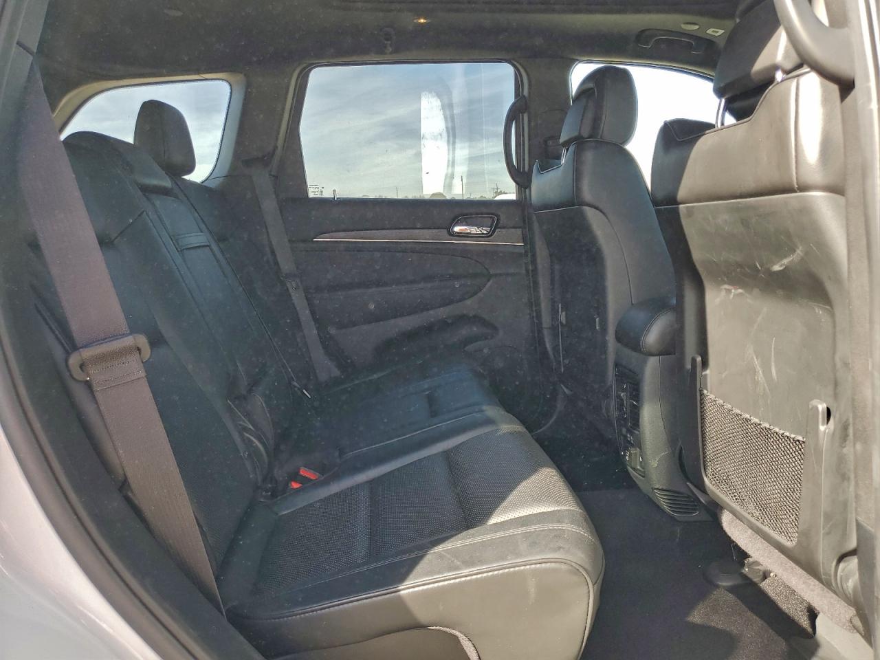 2019 JEEP GRAND CHEROKEE OVERLAND photo 11
