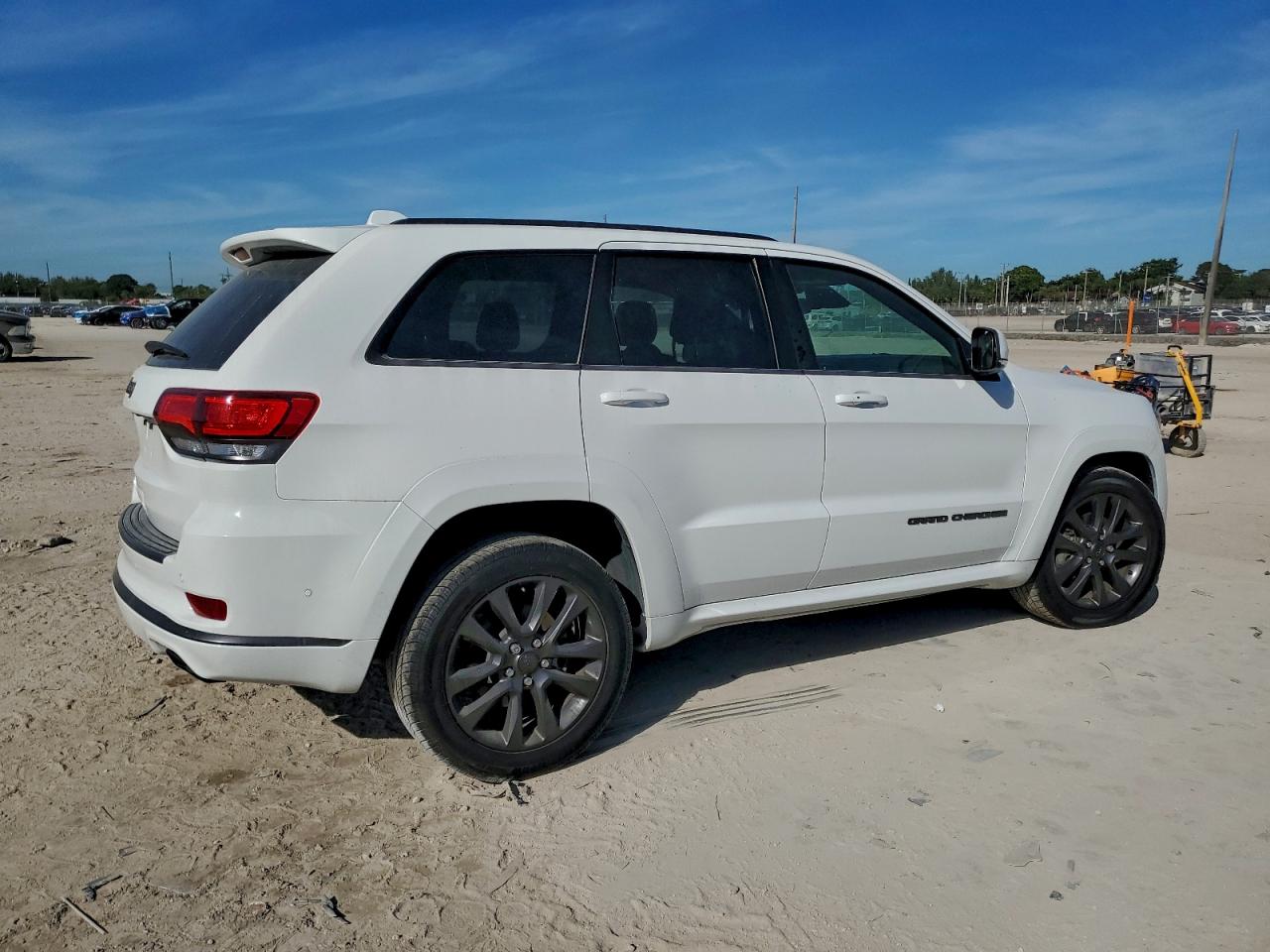 2019 JEEP GRAND CHEROKEE OVERLAND photo 3