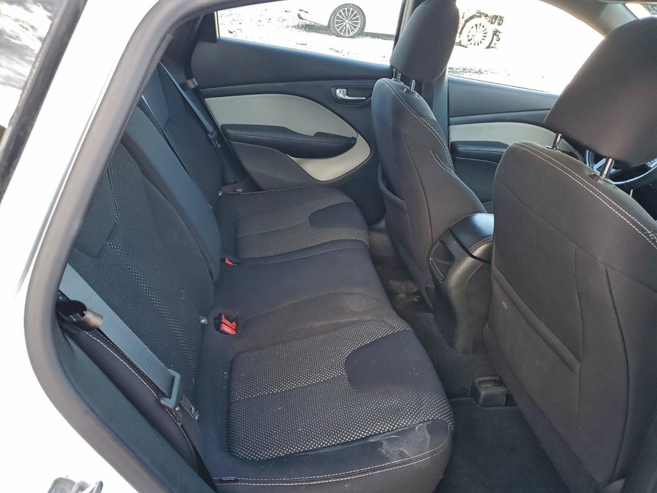 2015 DODGE DART SXT photo 10