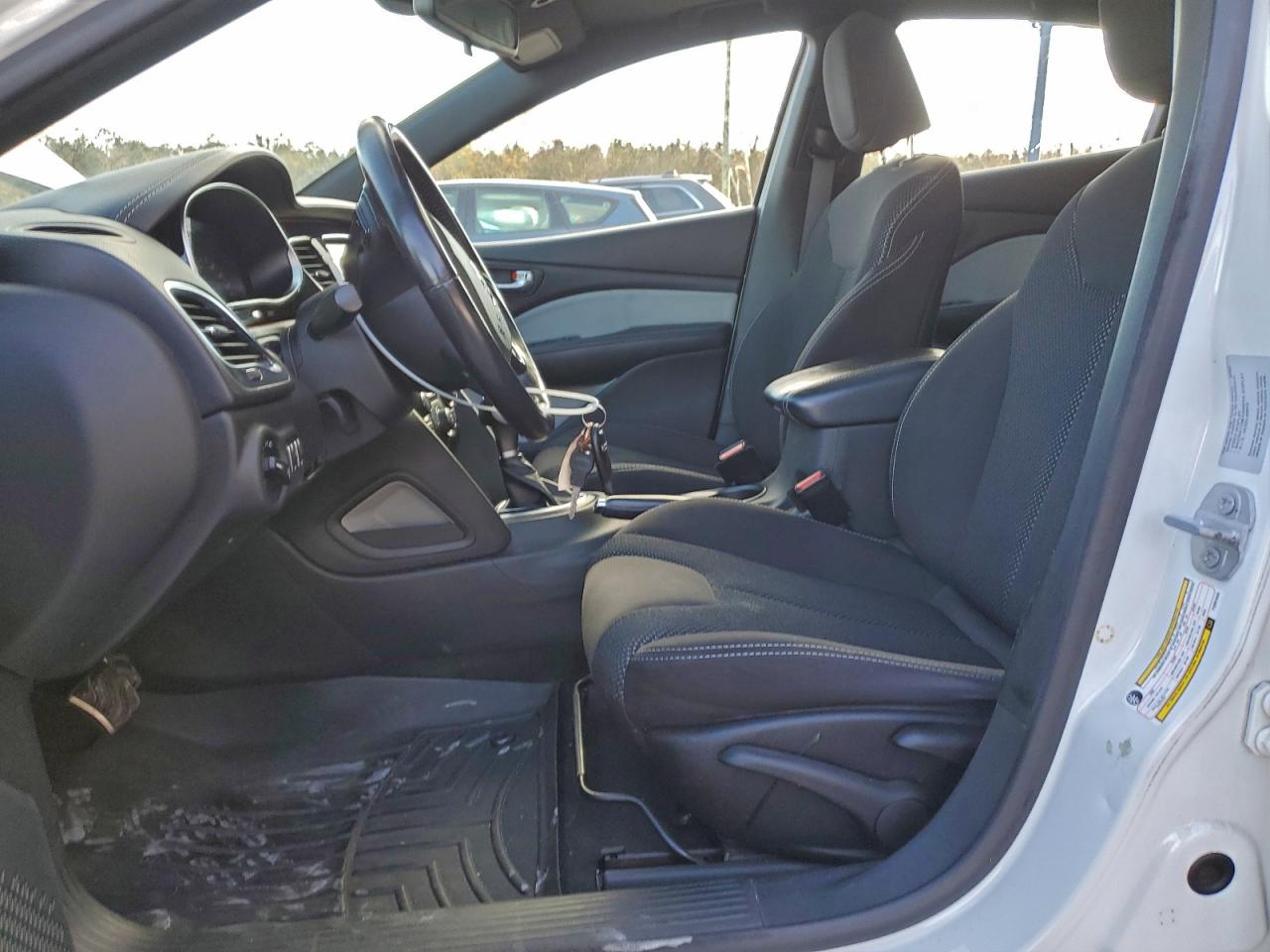 2015 DODGE DART SXT photo 7