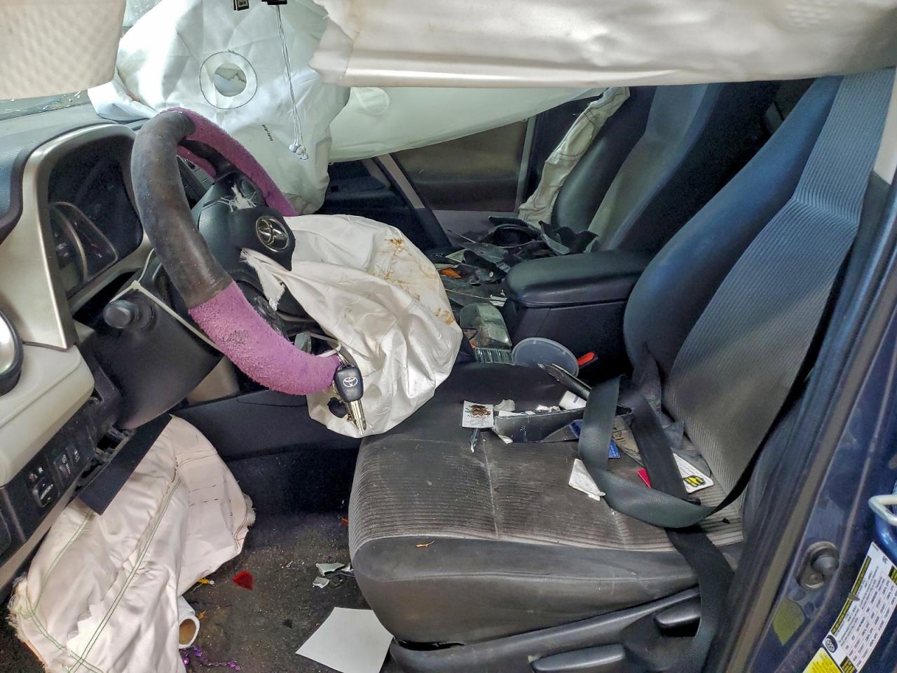 2013 TOYOTA RAV4 LE photo 7