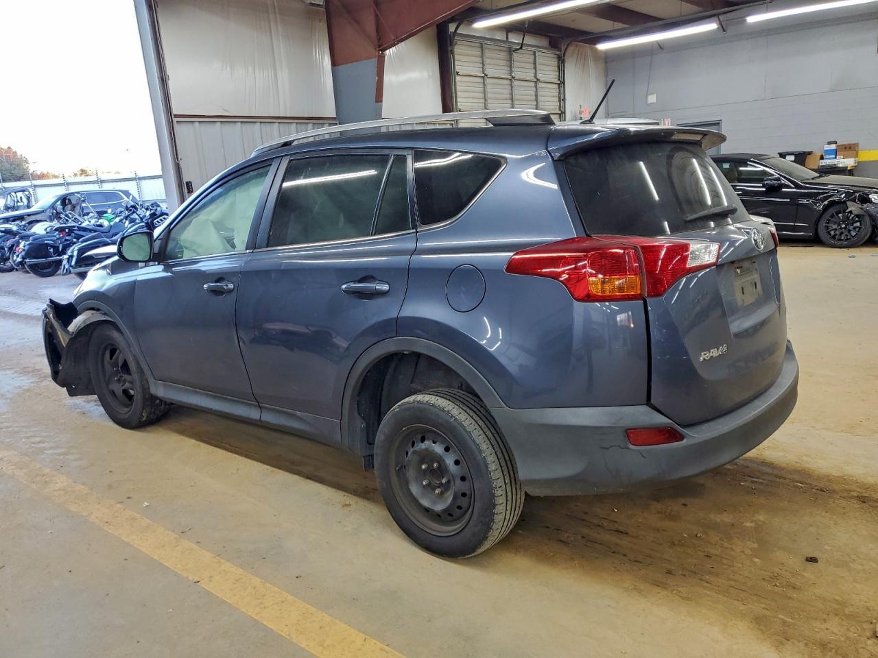 2013 TOYOTA RAV4 LE photo 2