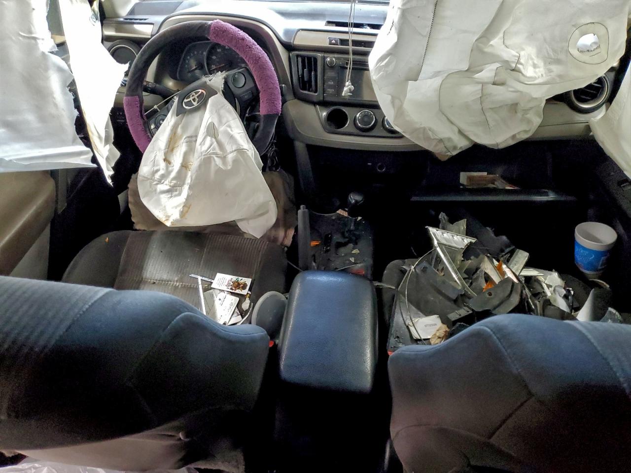 2013 TOYOTA RAV4 LE photo 8