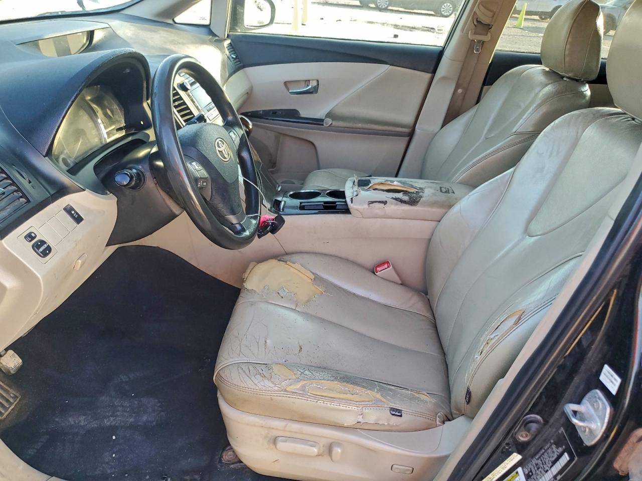 2012 TOYOTA VENZA LE photo 19
