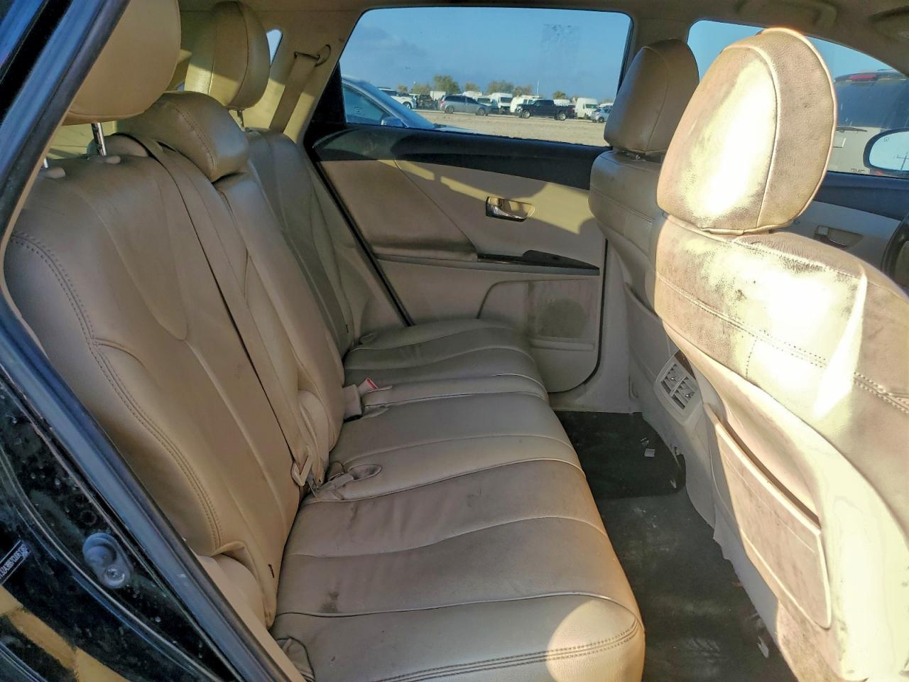 2012 TOYOTA VENZA LE photo 28