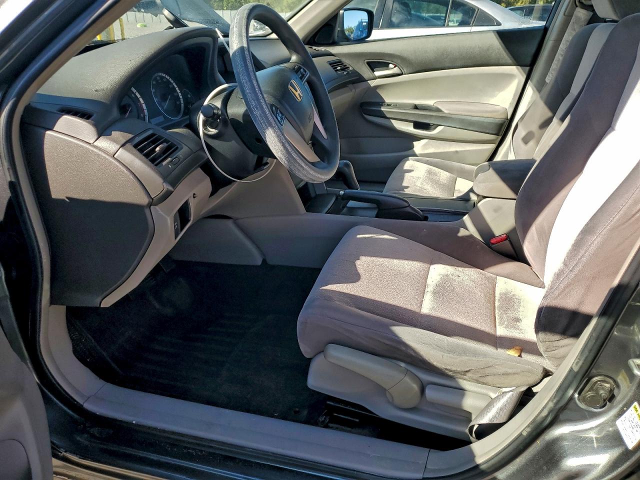 2009 HONDA ACCORD LX photo 19