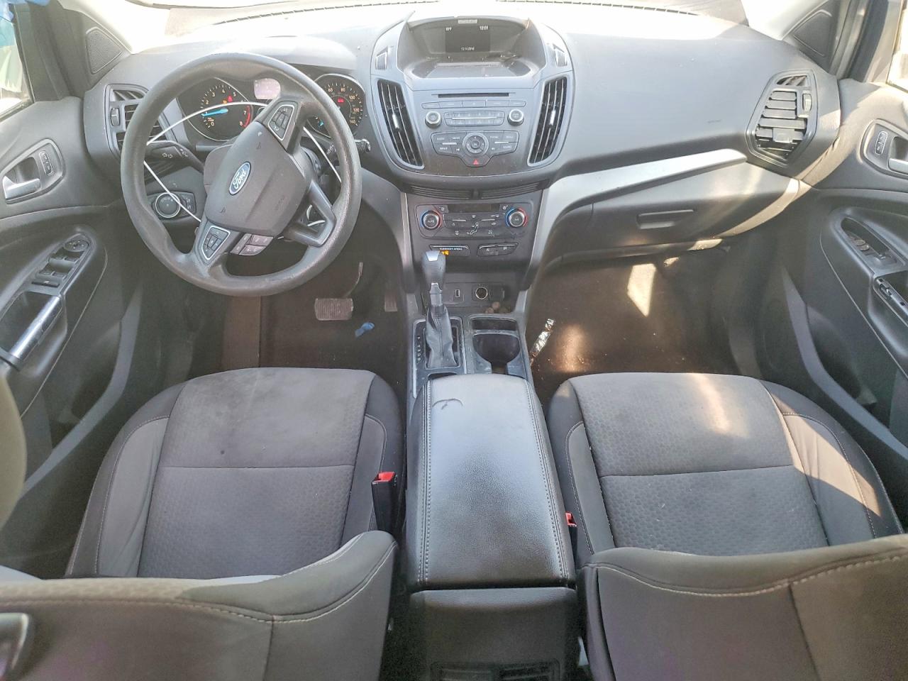 2017 FORD ESCAPE SE photo 16