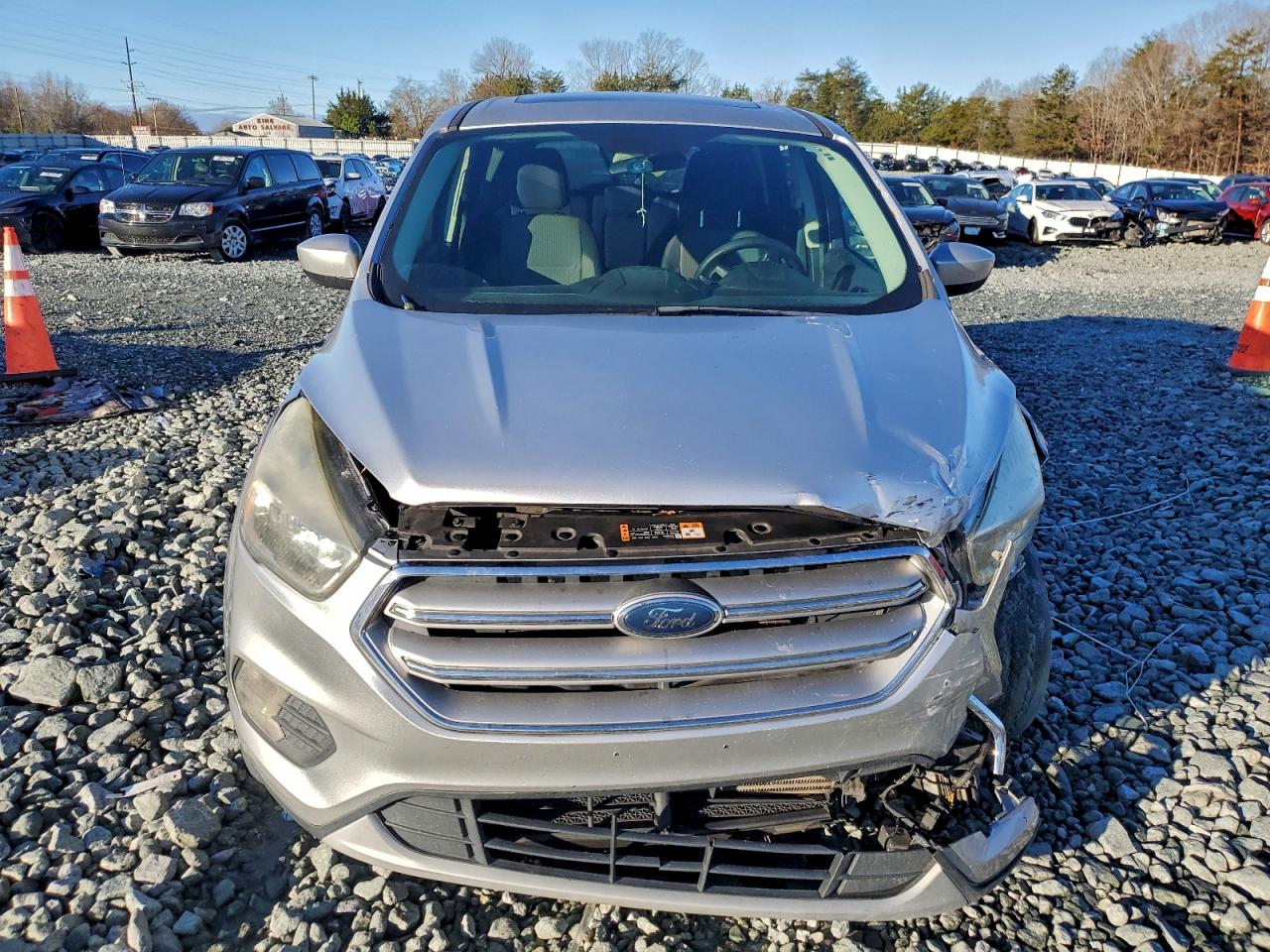 2017 FORD ESCAPE SE photo 9