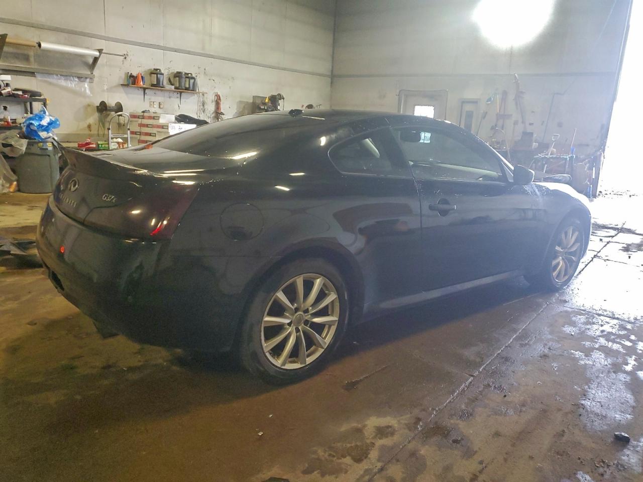 2012 INFINITI G37 photo 3