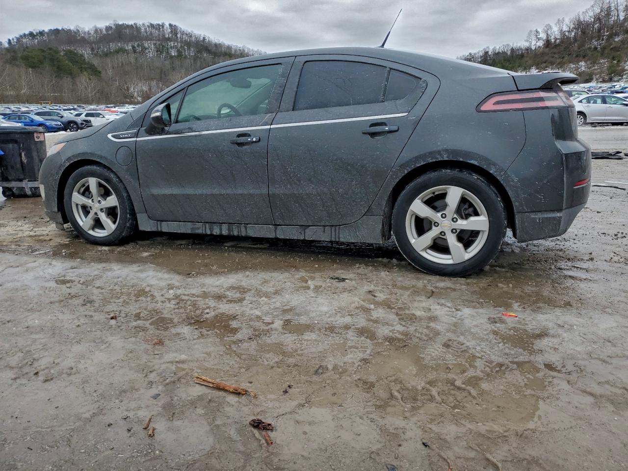 2014 CHEVROLET VOLT photo 2