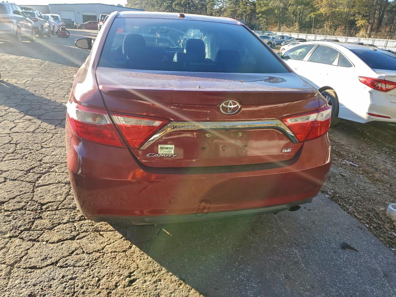 2017 TOYOTA CAMRY LE photo 6
