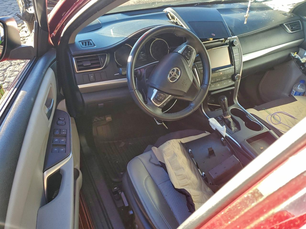 2017 TOYOTA CAMRY LE photo 8