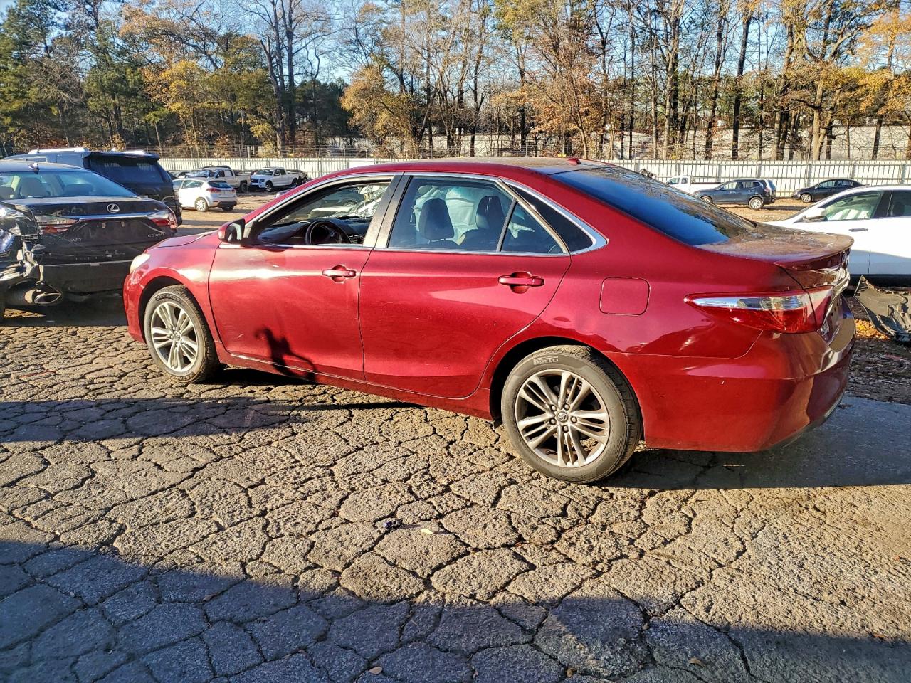 2017 TOYOTA CAMRY LE photo 2