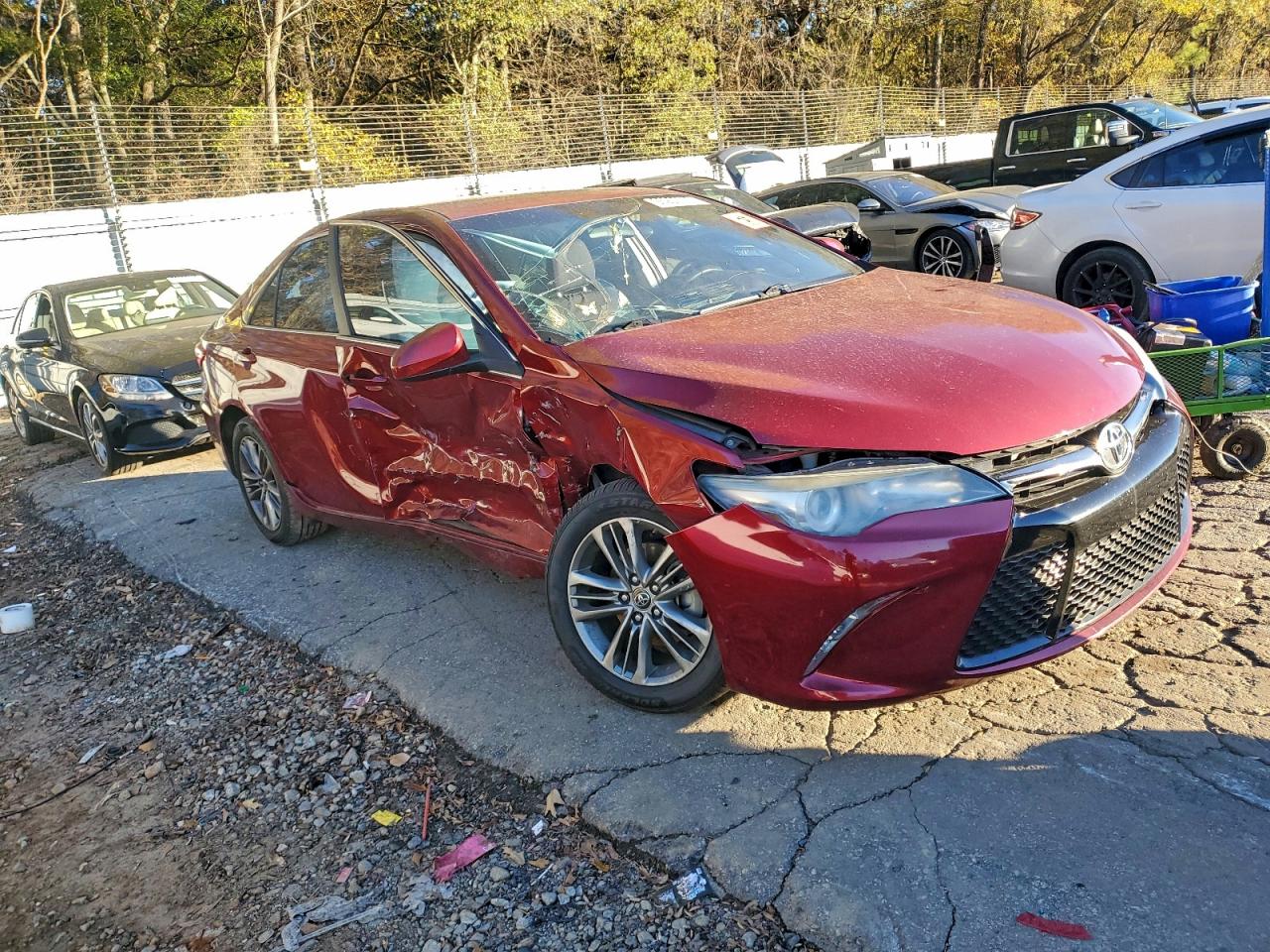 2017 TOYOTA CAMRY LE photo 4