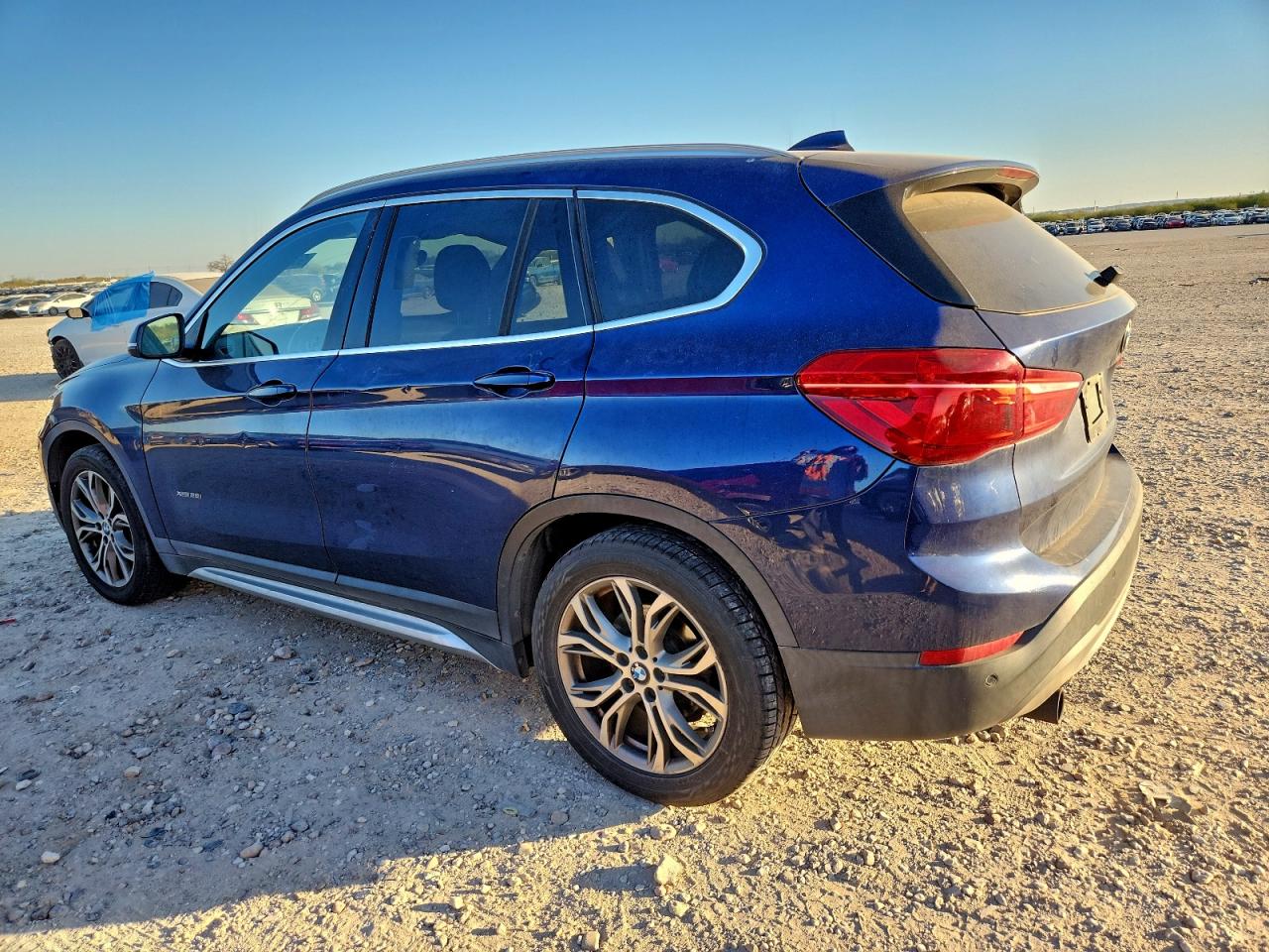 2016 BMW X1 XDRIVE28I photo 4