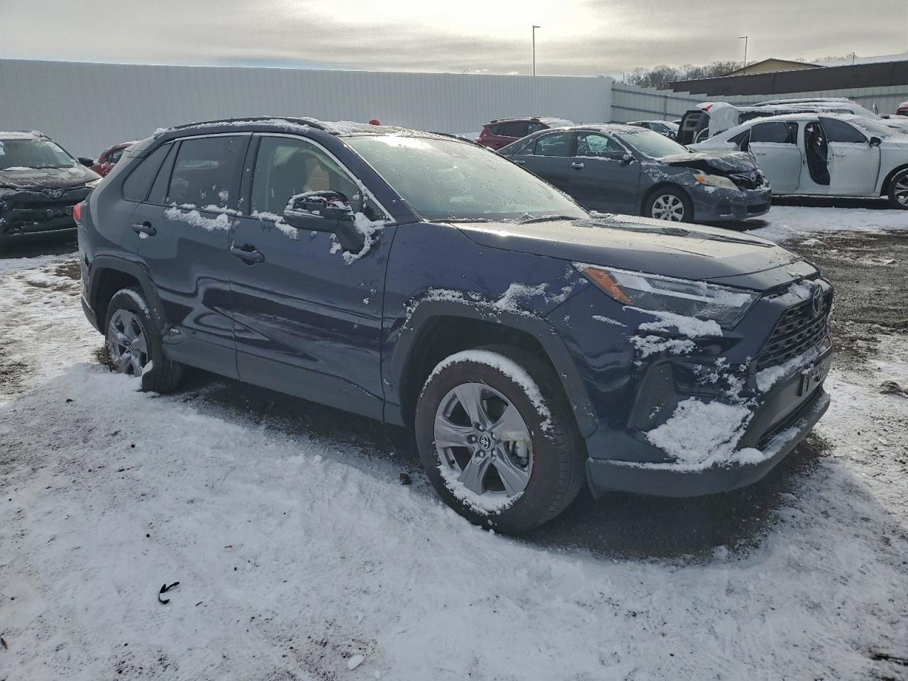 2025 TOYOTA RAV4 XLE photo 7