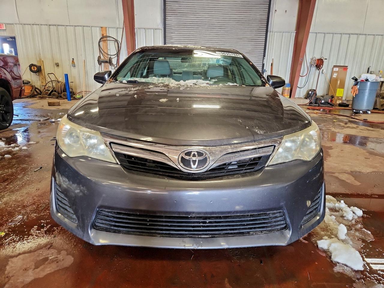 2013 TOYOTA CAMRY L photo 9