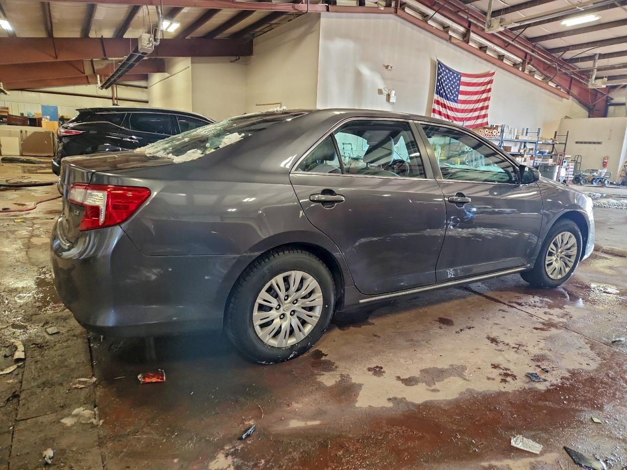 2013 TOYOTA CAMRY L photo 5
