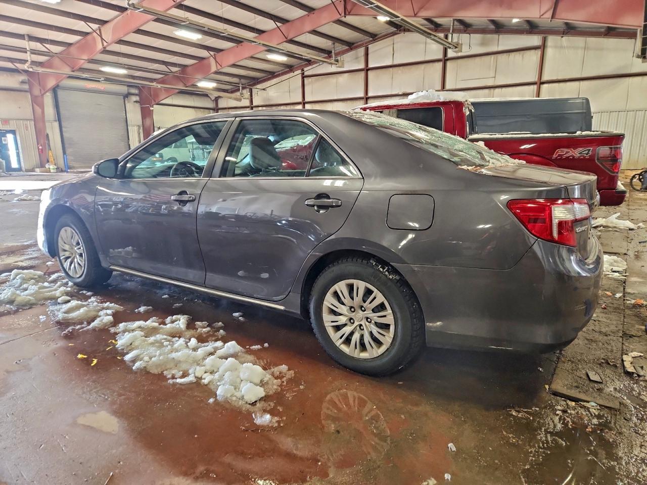 2013 TOYOTA CAMRY L photo 3