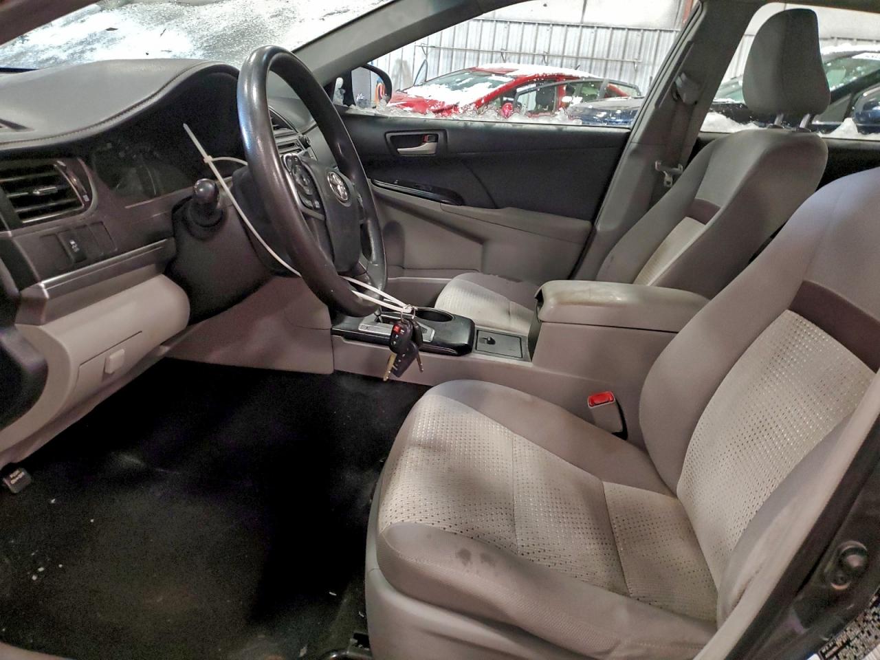 2013 TOYOTA CAMRY L photo 13