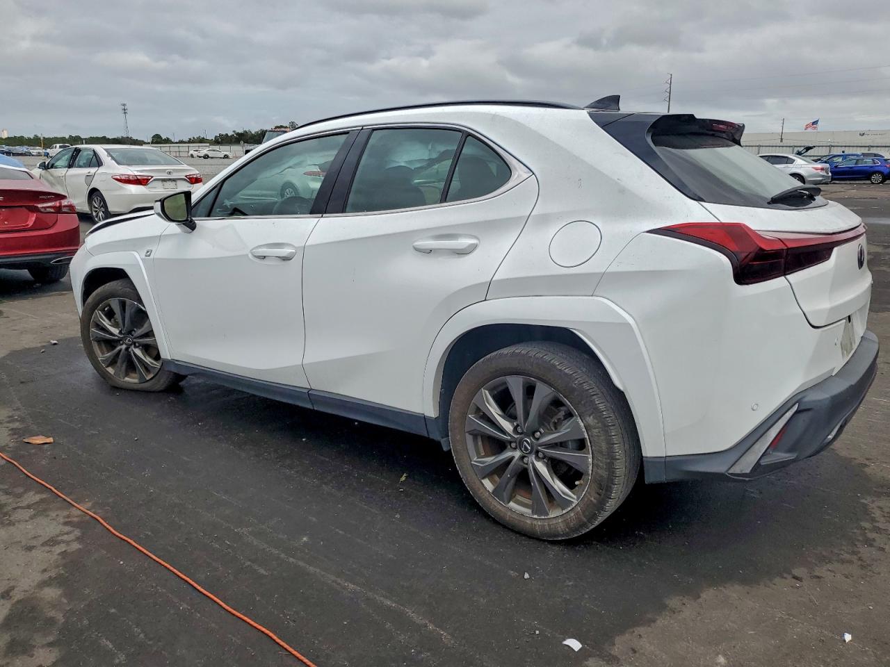 2024 LEXUS UX 250H PREMIUM photo 2