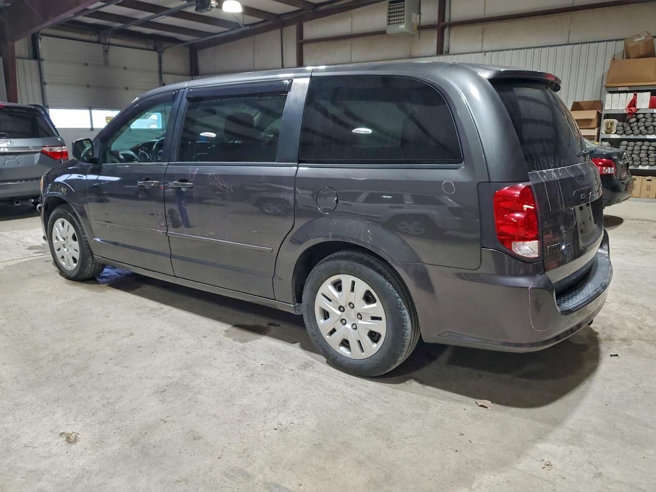 2015 DODGE GRAND CARAVAN SE photo 2