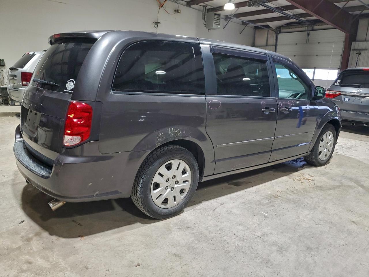 2015 DODGE GRAND CARAVAN SE photo 3