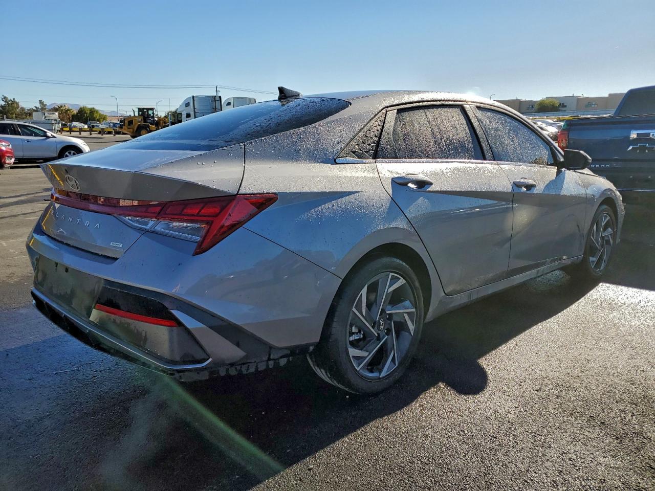 2025 HYUNDAI ELANTRA LIMITED photo 3